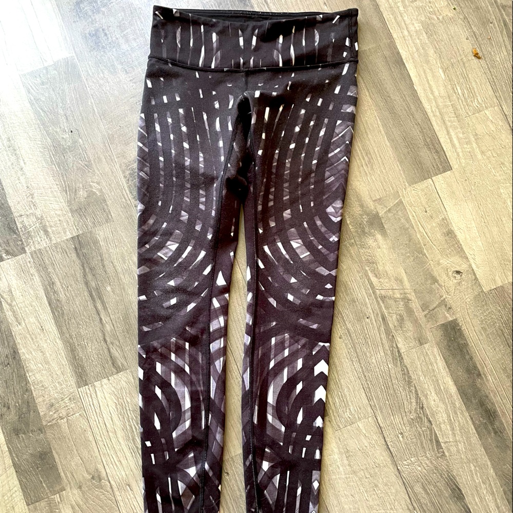 Lululemon Wunder Under Pant, Size 6